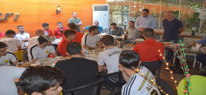 Aliağaspor FK, Taraftarı Futbolcusu ve Yöneticisi İle Şampiyonluğa Kenetlendi