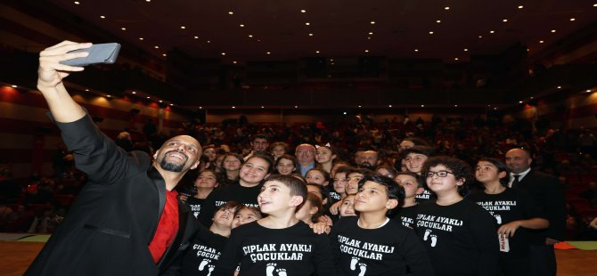 Çocuklar Hem Güldürdü Hem Düşündürdü