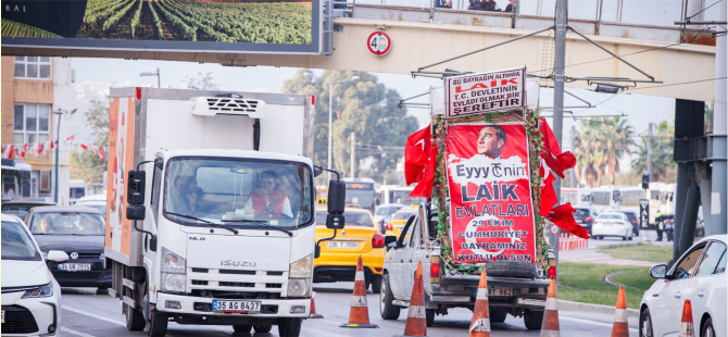 Saat 9’u 5 geçe İzmir’de hayat durdu