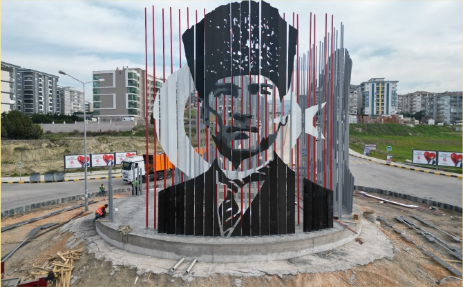 Menemen’e 4 Boyutlu Atatürk Anıtı