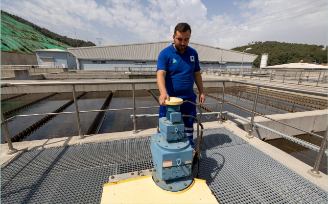 İzmir’de musluklardan içilebilir su akıyor