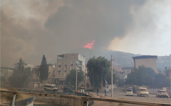 Yamanlar Dağı’nda çıkan yangınla mücadele sürüyor