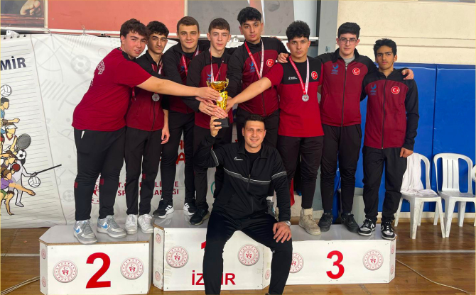 Aliağa’nın Genç Güreşçileri İzmir 2’ncisi Oldu