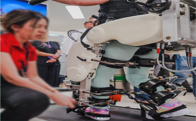 Beyni ikna etmeyi başardılar, felçliler yürüyebiliyor!