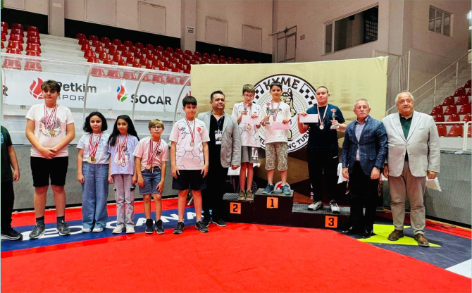 Aliağa’da Kyme Satranç Turnuvası Düzenlendi