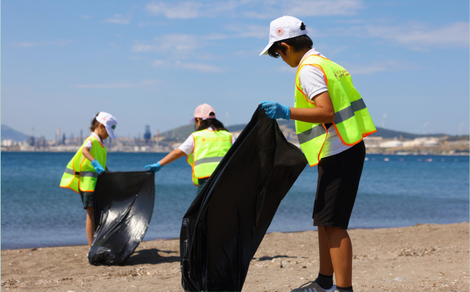 Aliağa’da Öğrencilerden Anlamlı Çevre Günü Etkinliği