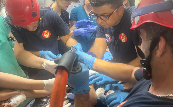 İzmir İtfaiyesi'nden hayat kurtaran harekâtı