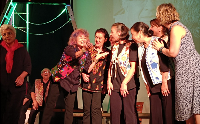 Şarkılar Şiirler Mizansenlerle Smyrna’dan Foça’ya