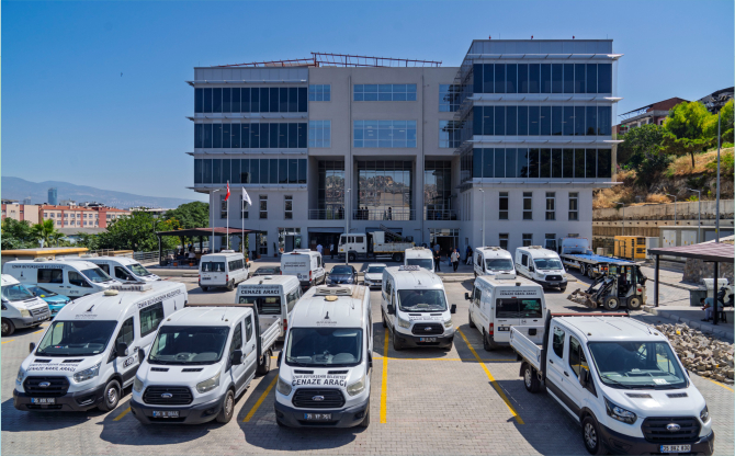 Büyükşehir yeni hizmet binasına kavuştu