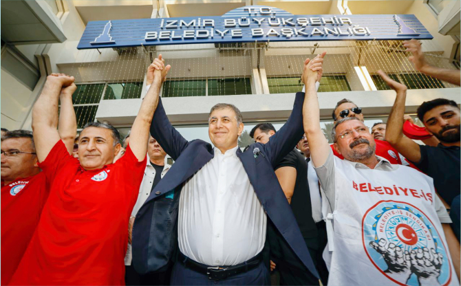 Başkan Tugay müjdeyi verdi: Tüm işçiler geri alınacak