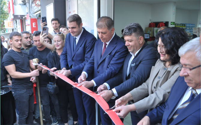 İZMAR’ın 11’inci mağazası Aliağa’da açıldı