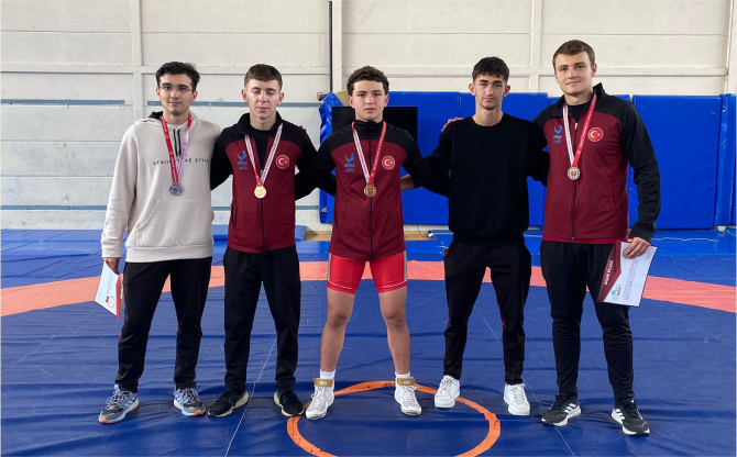 Genç Güreşçilerden Aliağa’ya 4 Madalya Birden
