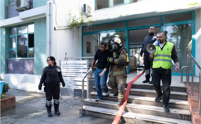 Büyükşehir’den çalışanlara kapsamlı afet tatbikatı