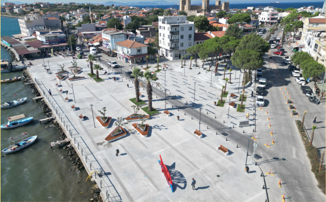 Çandarlı’nın yeni Cumhuriyet Meydanı açılıyor