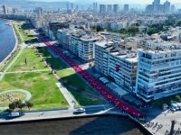 İzmir’de Geleneksel Zafer Yürüyüşü