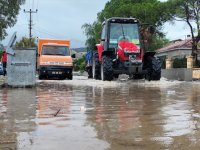 Foça’da yağış rekoru kırıldı, ekipler seferber oldu