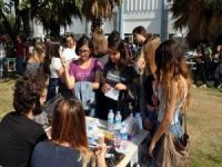 Dağcılar Çıkarken, Mağaracılar İniyor